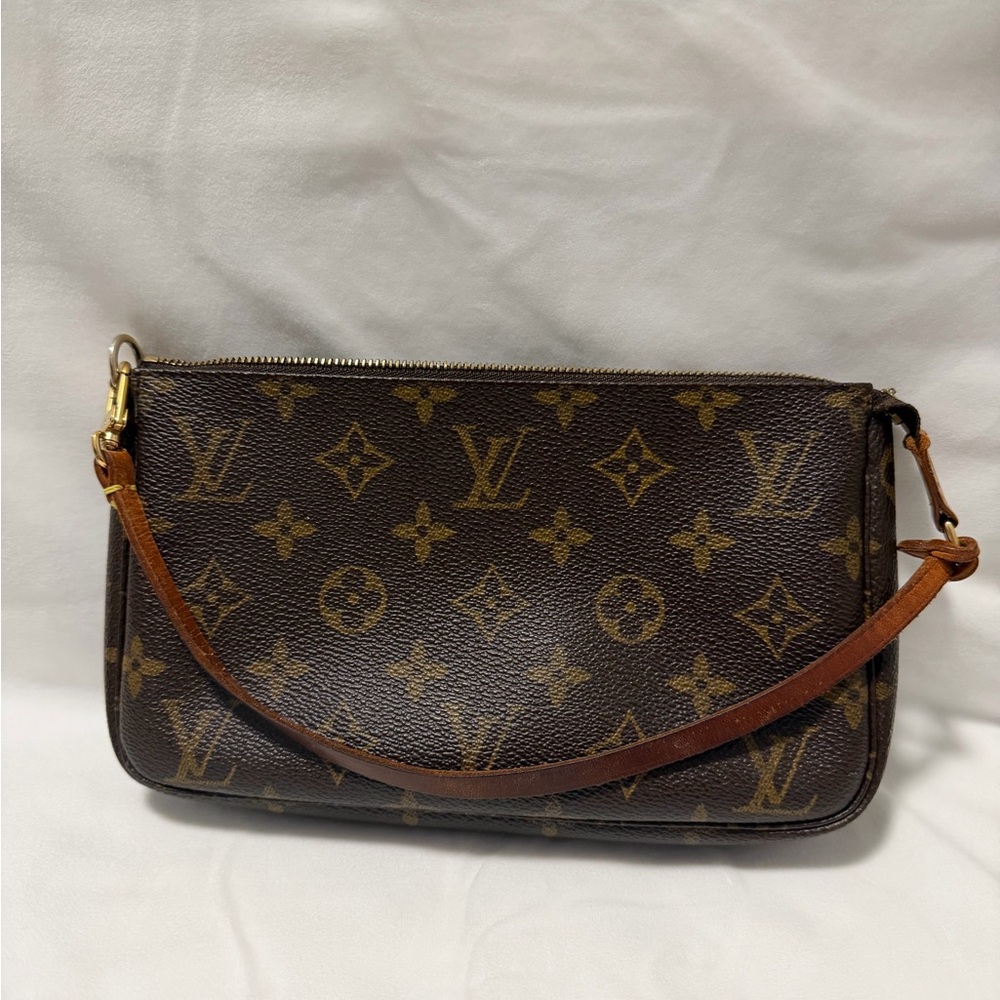 Louis Vuitton Pochette